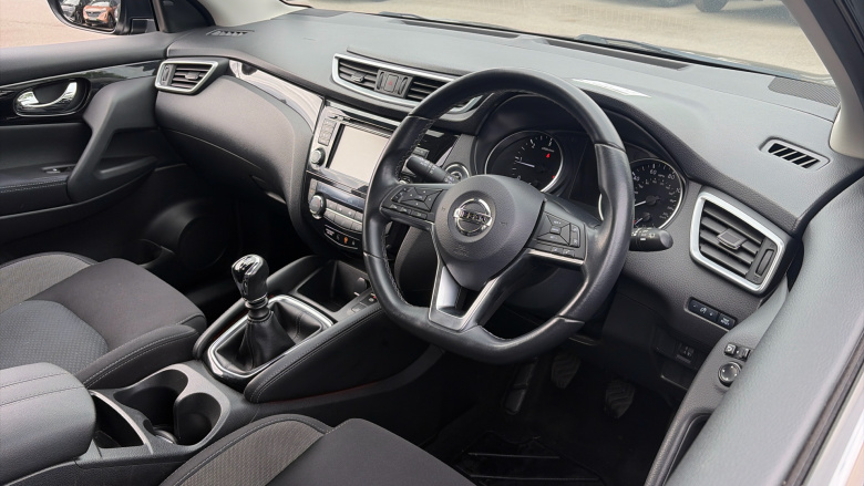 Nissan Qashqai 1.5 dCi 115 N-Connecta 5dr Diesel Hatchback